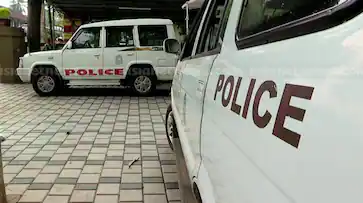  59കാരനിൽ നിന്ന് പണം തട്ടി; ഹണിട്രാപ്പ് സംഘം അറസ്റ്റിൽ