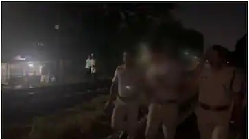  രണ്ട് വയസുകാരിയെ കണ്ടെത്തി; ആശുപത്രിയിലേക്ക് മാറ്റി