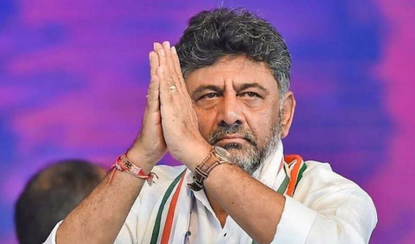  കര്‍ണാടക ഉപമുഖ്യമന്ത്രി ഡി.കെ ശിവകുമാറിന് ആദായനികുതി നോട്ടിസ്