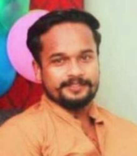  ചീട്ടുകളിക്കിടെയുണ്ടായ തര്‍ക്കത്തില്‍ യുവാവിനെ കത്രിക കൊണ്ട് കുത്തിക്കൊന്നു
