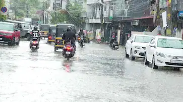  അതിതീവ്ര മഴയ്ക്ക് സാധ്യത; നാളെ 3 ജില്ലകളിൽ റെഡ് അലർട്ട്