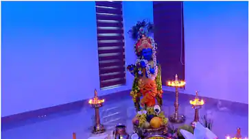  വിഷുവിനെ വരവേറ്റ് മലയാളികള്‍; കണിയും കൈനീട്ടവുമായി ആഘോഷം