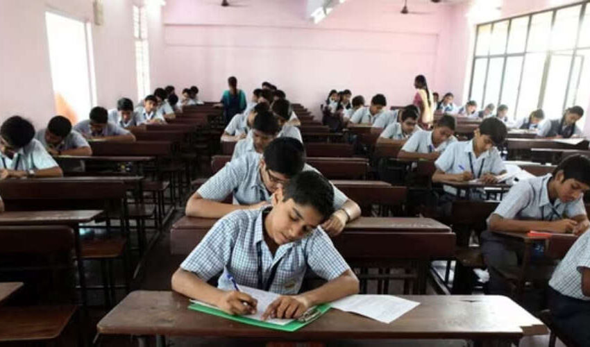 അടുത്ത വര്ഷം മുതല് മിനിമം മാര്ക്ക് രീതി നടപ്പാക്കിയേക്കും; മാറ്റത്തിന്റെ പാതയിൽ എസ്.എസ്.എല്.സി പരീക്ഷ