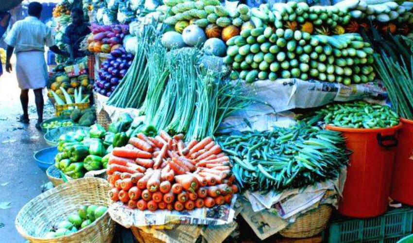  കുതിച്ചുയർന്ന് പച്ചക്കറി വില; സെഞ്ച്വറി കടന്ന് തക്കാളി