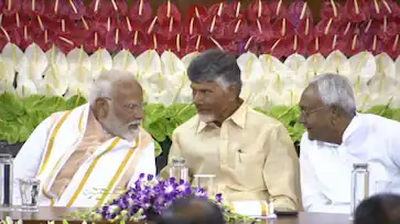  സത്യപ്രതിജ്ഞ നാളെ; മന്ത്രിമാരുടെ പട്ടിക ഇന്നോ നാളെയോ തീരുമാനിക്കും