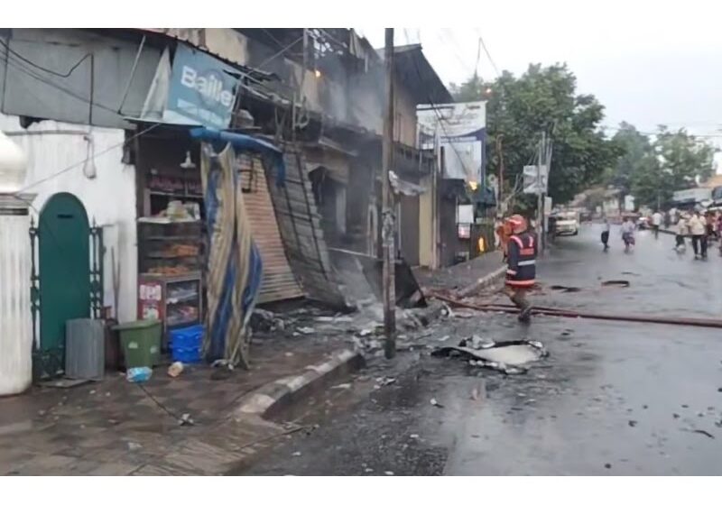  കോഴിക്കോട് ഗ്യാസ് സിലിണ്ടർ പൊട്ടിത്തെറിച്ച് അപകടം; ചായക്കട കത്തിനശിച്ചു