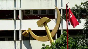  പിഎസ്‌സി അംഗത്വം വാഗ്ദാനം ചെയ്ത് കോഴിക്കോട്ടെ യുവ സിപിഎം നേതാവ് 22 ലക്ഷം കോഴ വാങ്ങി