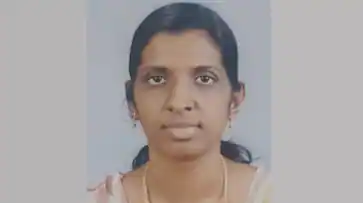  ജോലി ചെയ്ത സ്ഥാപനത്തിൽ നിന്ന് 80 ലക്ഷം രൂപയുമായി യുവതി മുങ്ങി