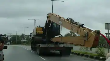  നദിയില്‍ തെരച്ചിലിനായി ബൂം എക്സവേറ്റര്‍