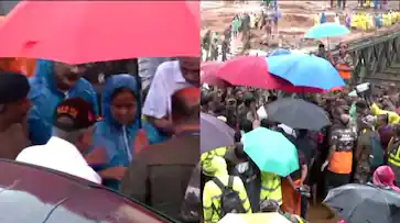  വയനാട്ടിലെ ദുരന്തഭൂമിയിൽ മുഖ്യമന്ത്രി