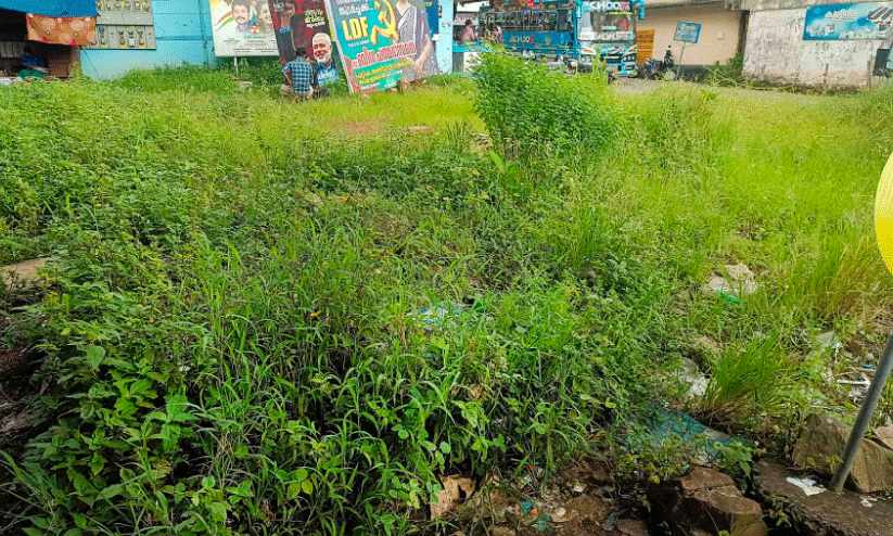  ഓമശ്ശേരി ഷോപ്പിങ് കോംപ്ലക്സ് പ്രവൃത്തി ആരംഭിക്കുന്നു