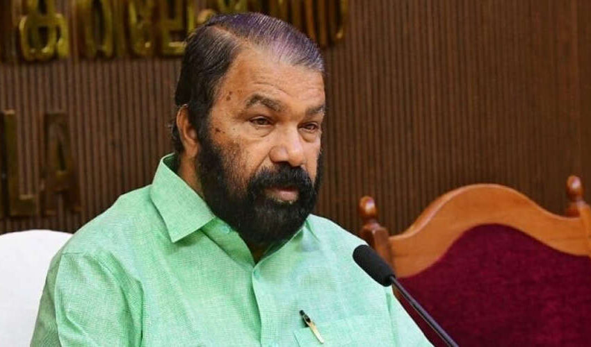  പൂജവയ്പ്പ്; സംസ്ഥാനത്തെ സ്‌കൂളുകള്‍ക്ക് ഒക്ടോബര്‍ 11ന് കൂടി അവധി നല്‍കുമെന്ന് വിദ്യാഭ്യാസ മന്ത്രി