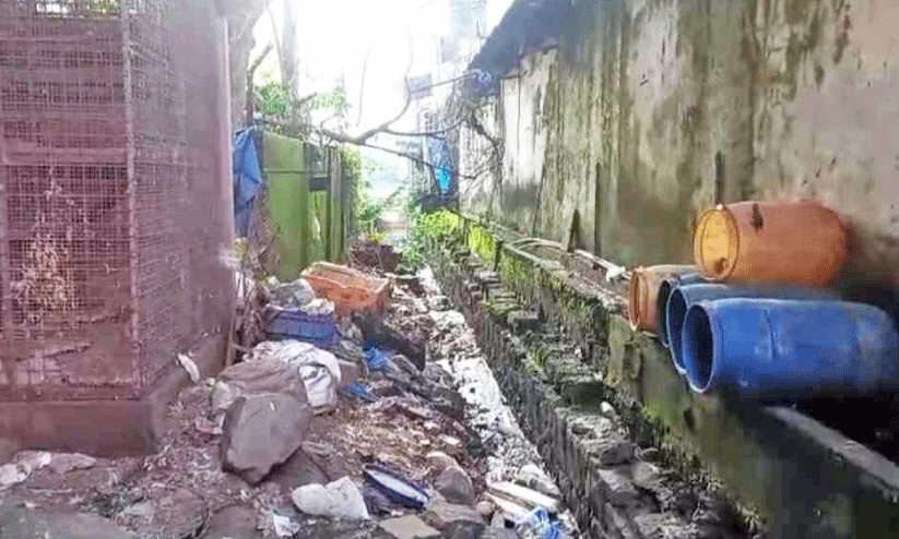  വ​ട​ക​ര ന​ഗ​ര​ത്തി​ൽ മാ​ലി​ന്യം നീ​ക്കാ​ൻ ന​ട​പ​ടി​യി​ല്ല