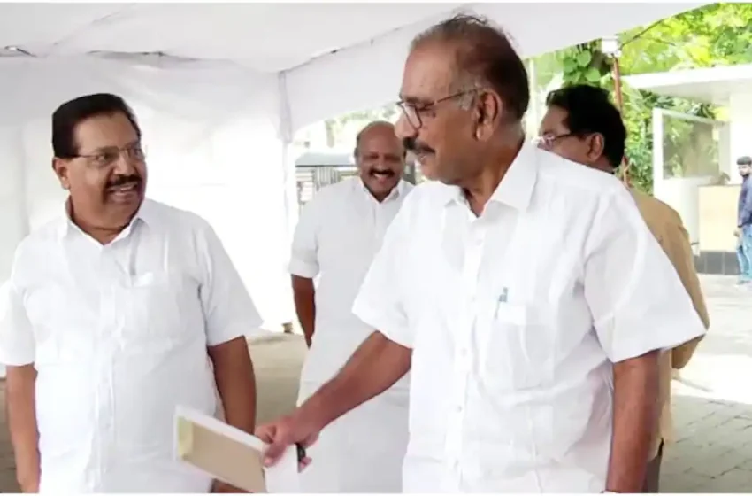  എ കെ ശശീന്ദ്രൻ മന്ത്രിയായി തുടരും, എന്‍സിപി മന്ത്രിമാറ്റം ഉടനില്ല