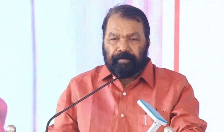 പ്രമുഖ നടിക്കെതിരെ തുറന്നടിച്ച് വിദ്യാഭ്യാസ മന്ത്രി; 10 മിനിറ്റ് നൃത്തത്തിന് 5 ലക്ഷം, ‘നടി വന്ന വഴി മറക്കരുത്’