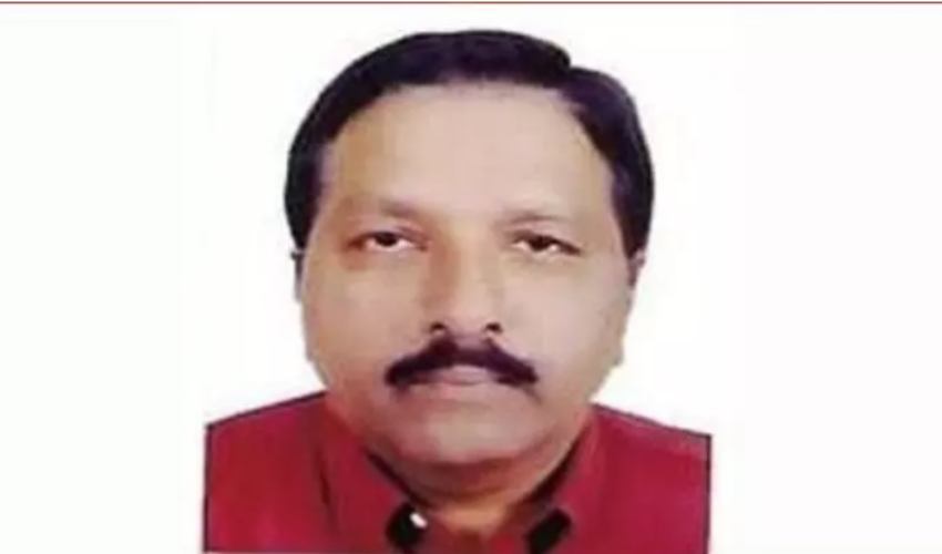  വീട്ടുജോലിക്കെത്തിയ യുവതിയെ പീഡിപ്പിച്ച കേസ്: ഹോര്‍ട്ടികോര്‍പ് മുന്‍ എം.ഡി കെ ശിവപ്രസാദ് കീഴടങ്ങി