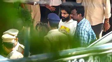  ഹൈദരാബാദ് പൊലീസിന്‍റെ ചോദ്യങ്ങളോട് പ്രതികരിക്കാതെ അല്ലു അര്‍ജുന്‍