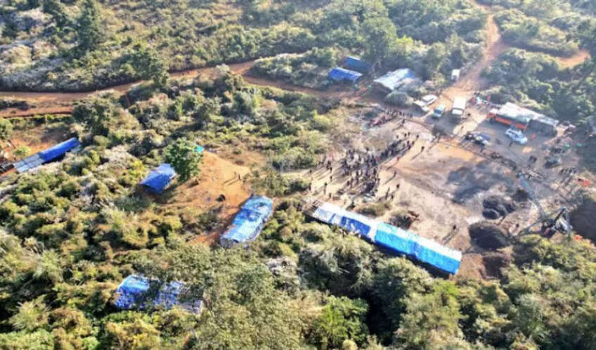  കല്‍ക്കരി ഖനിയില്‍ കുടുങ്ങിയ മൂന്നു തൊഴിലാളികള്‍ മരിച്ചു; രക്ഷാപ്രവര്‍ത്തനം പുരോഗമിക്കുന്നു