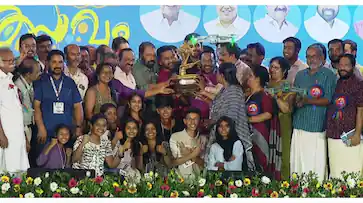  സ്വർണക്കപ്പുയർത്തി തൃശ്ശൂർ, ആവേശമായി ടൊവിനോയും ആസിഫും