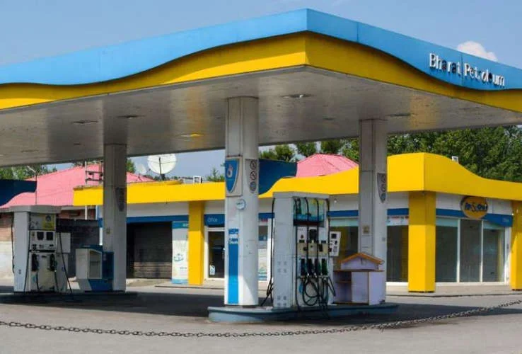  കേരളത്തിൽ തിങ്കളാഴ്ച രാവിലെ 6 മുതല്‍ ഉച്ചയ്ക്ക് 12വരെ പെട്രോള്‍ പമ്പുകള്‍ അടച്ചിടും