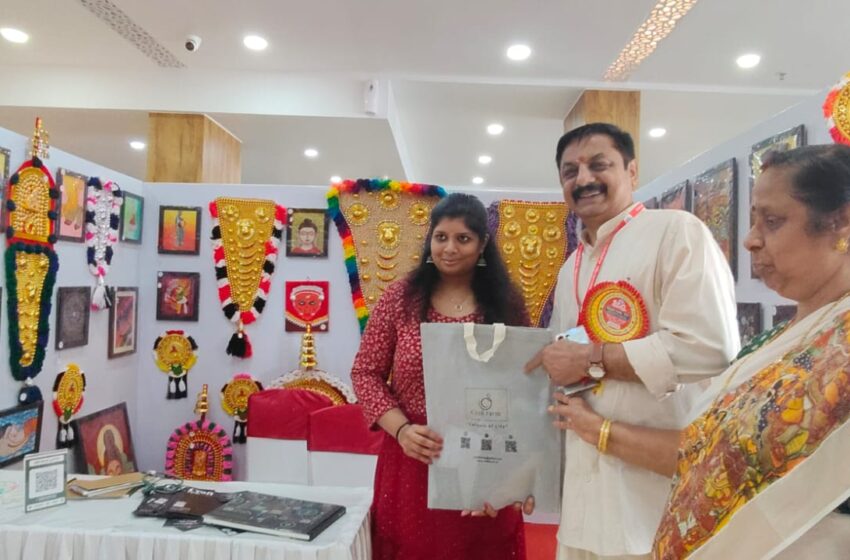  അമ്മ മലയാളം ചടങ്ങില്‍ യുവകലാകാരി പി.സി. അര്‍ച്ചനയുടെ കലാപ്രദര്‍ശനം