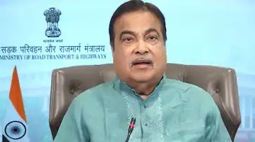  ദേശീയപാത തകർച്ച: അടിയന്തര യോ​ഗം വിളിക്കാൻ നിതിൻ ​ഗഡ്കരി; വീഴ്ചയുണ്ടായ എല്ലാ സ്ഥലങ്ങളുടെയും റിപ്പോർട്ട് തേടി