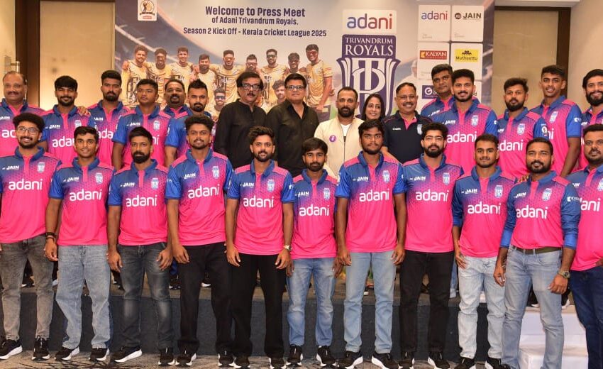  പോരാട്ടവീര്യത്തിന് റോബിൻ പക്ഷിയുടെ ചുവപ്പ്, വളർച്ചയുടെ പ്രതീകമായി കടൽ പച്ച; അദാണി ട്രിവാൻഡ്രം റോയൽസ് ജേഴ്സി പുറത്തിറക്കി