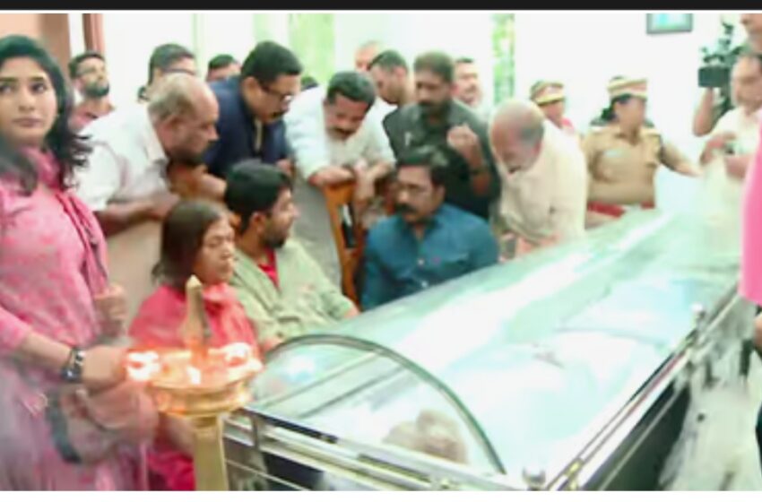  ശ്രീനിവാസൻ്റെ സംസ്കാരം നാളെ വീട്ടുവളപ്പിൽ; എറണാകുളം ടൗൺഹാളിൽ പൊതുദർശനം